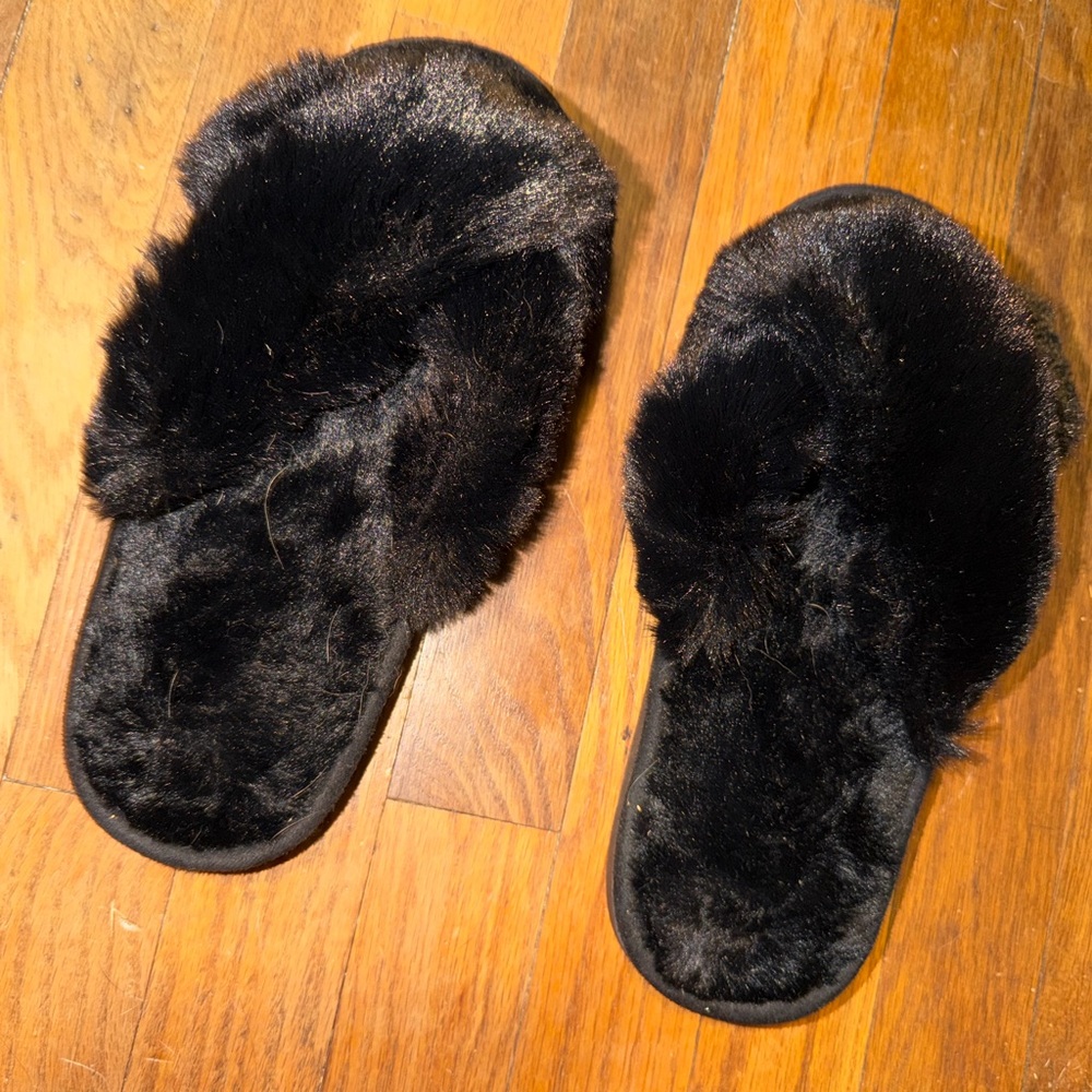 Black Faux Fur Women's Slippers